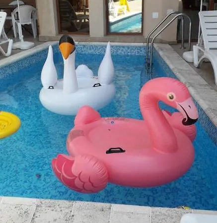 Sea Palace Aparthotel 3*