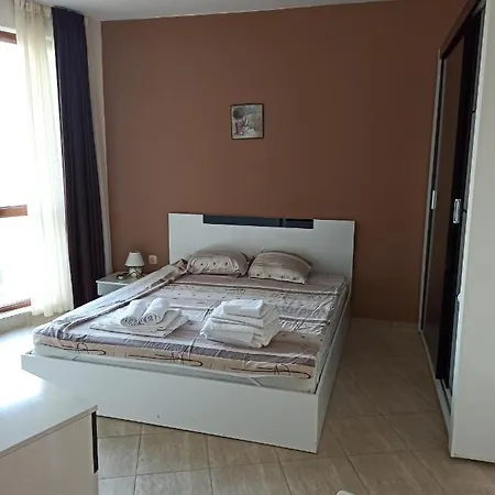 Sea Palace מלון דירות 3*